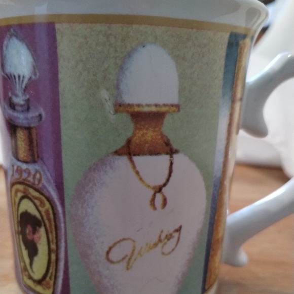 Avon commemorative mug 1998 - Picture 2 of 4